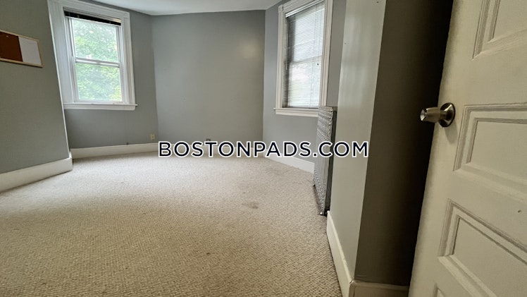 University Rd., Brookline