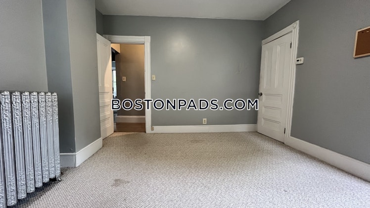 University Rd., Brookline