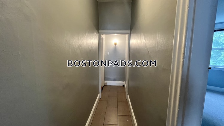 University Rd., Brookline