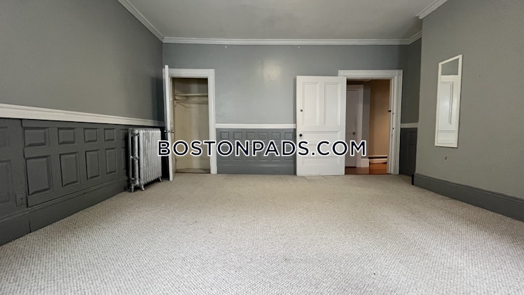 University Rd., Brookline