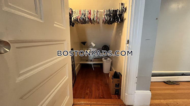 University Rd., Brookline