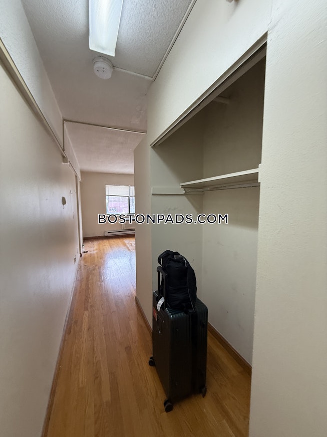 Boston - $2,200+ /mo