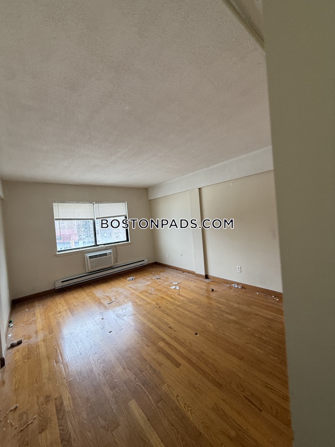 Boston - $2,200+ /mo