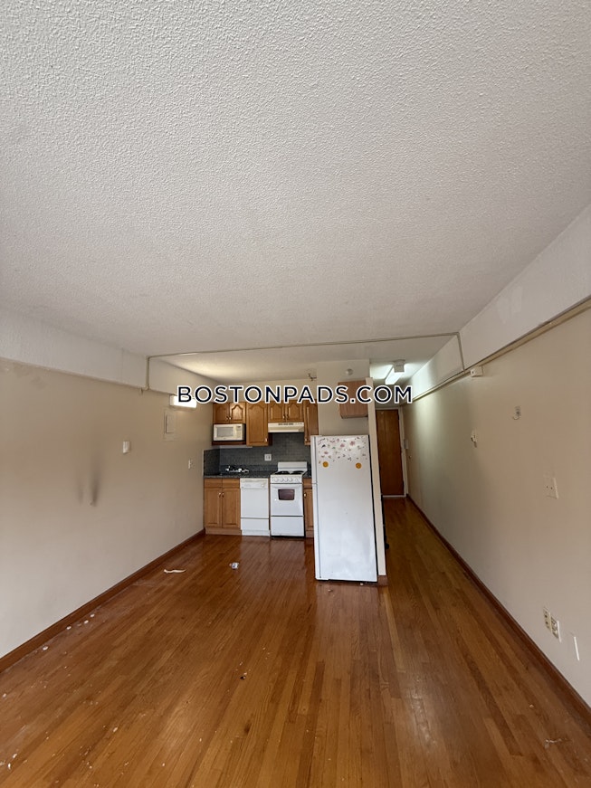 Boston - $2,200+ /mo