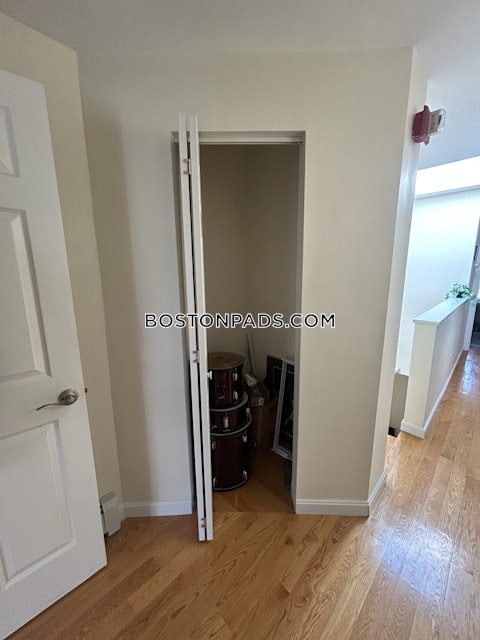 Dudley St. Boston photo 11