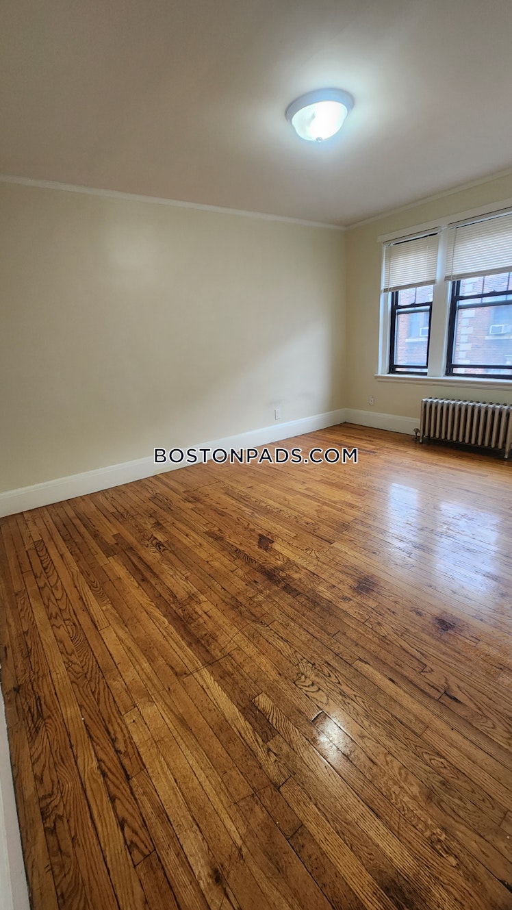 Pleasant St., Malden