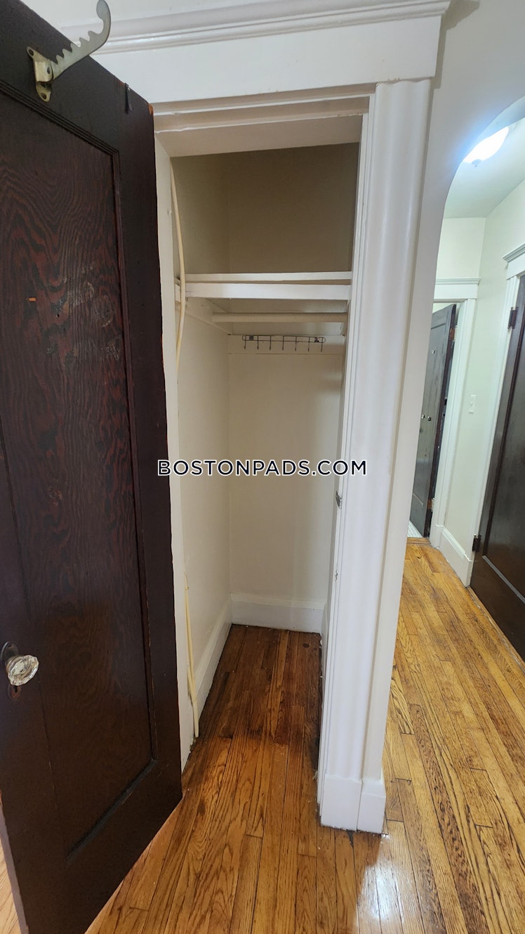 Pleasant St., Malden