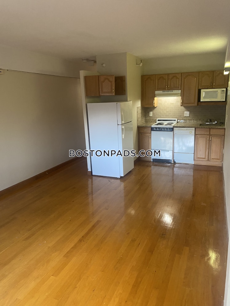 Commonwealth Ave., Boston