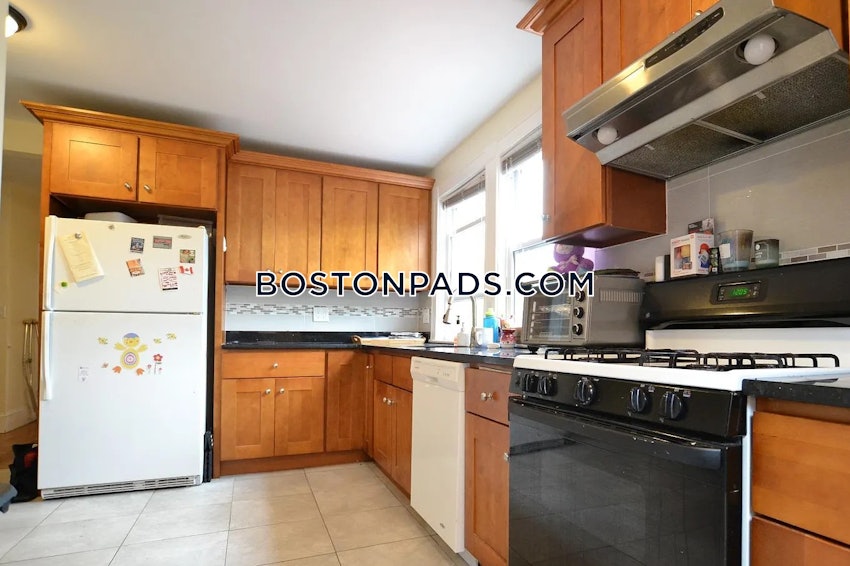 BOSTON - BRIGHTON - OAK SQUARE - 4 Beds, 2 Baths - Image 2