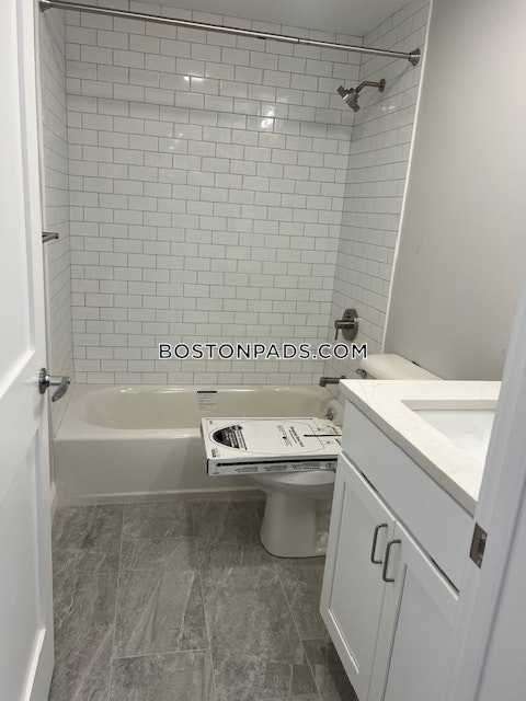 Bank St. Harwich photo 9