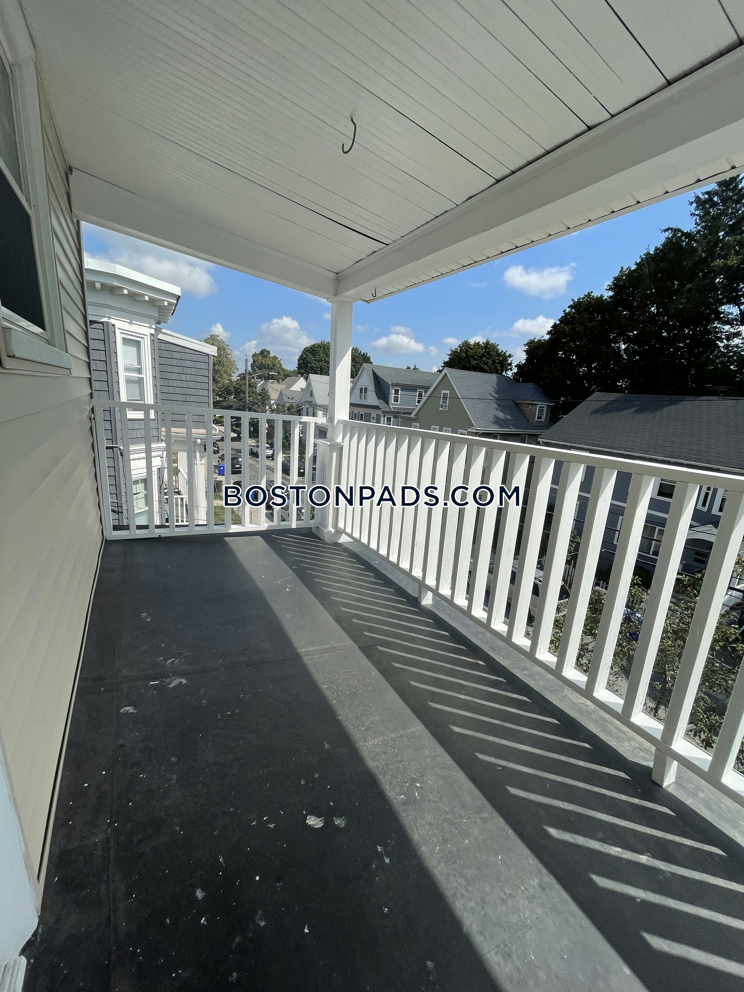 Boston - 2 Beds, 1 Baths