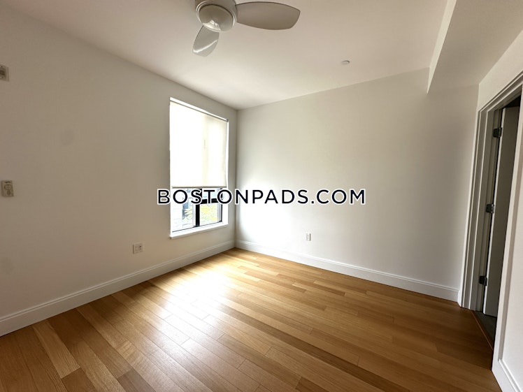 Tremont St., Roxbury Crossing