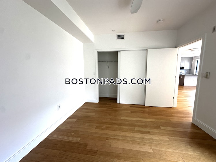 Tremont St., Roxbury Crossing