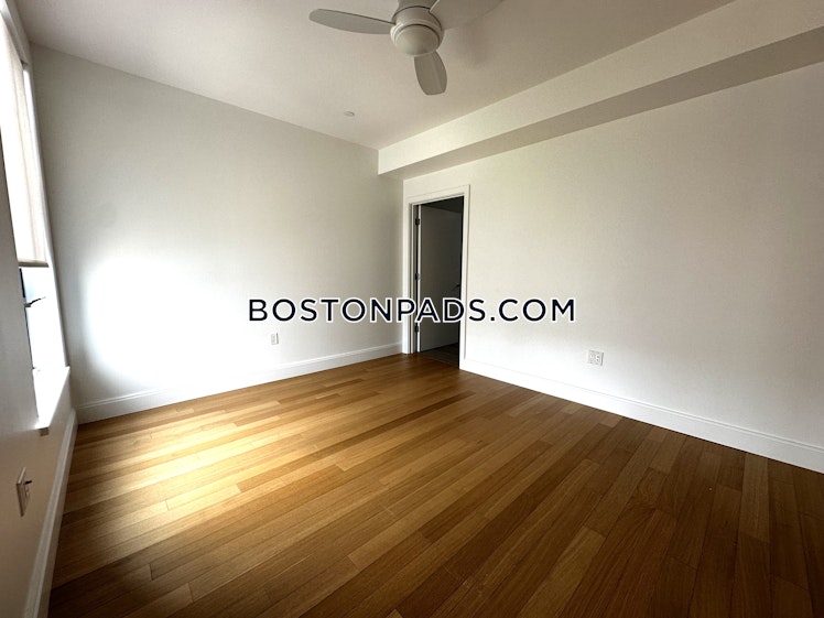 Tremont St., Roxbury Crossing