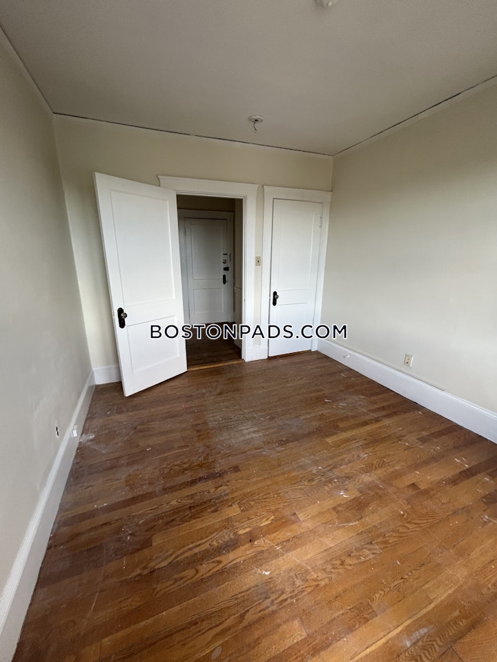 somerville-apartment-for-rent-3-bedrooms-1-bath-winter-hill-3200-8014966 