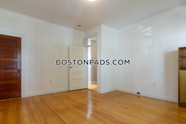 Leamington Rd., Boston