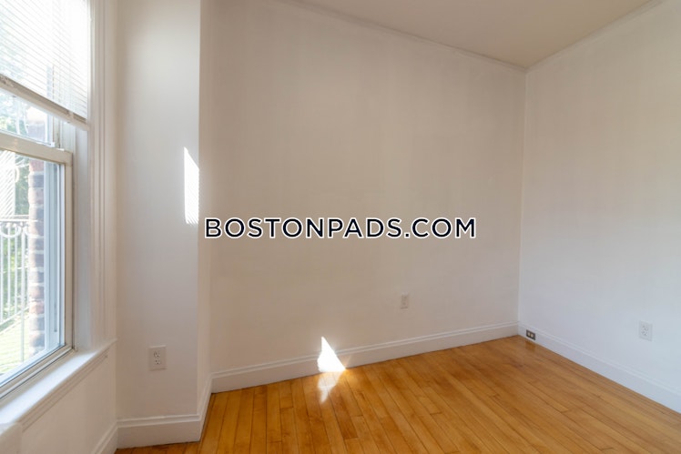 Leamington Rd., Boston