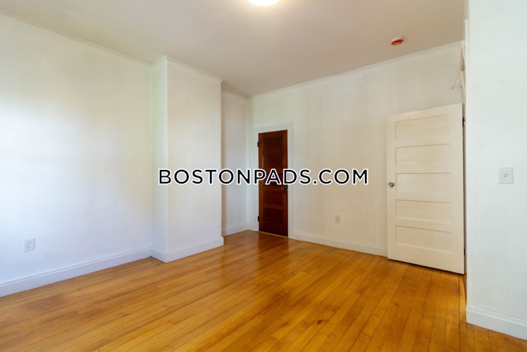 Leamington Rd., Boston