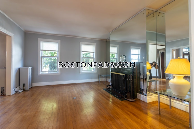 Leamington Rd., Boston