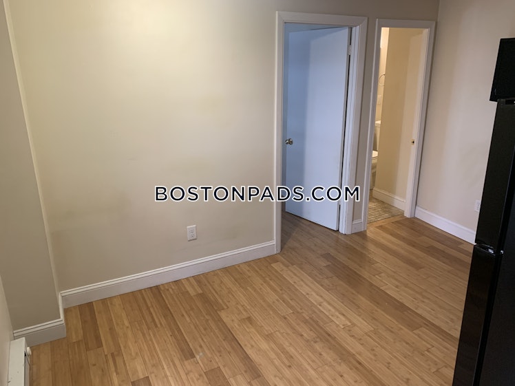 Bartlett Place, Boston