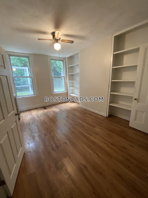 Newton St. Boston photo 26