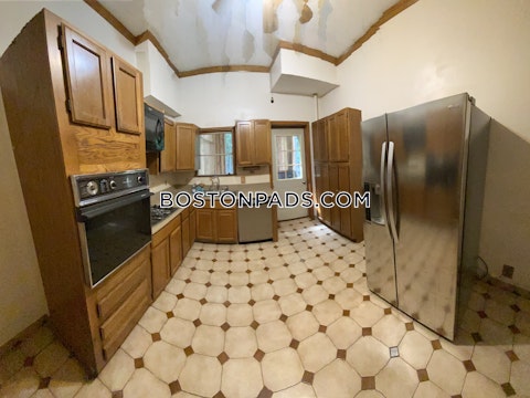 Newton St. Boston photo 21