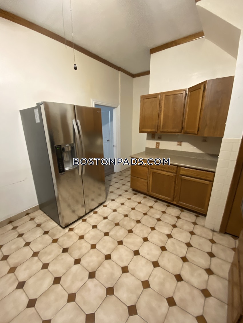 BOSTON - BRIGHTON - OAK SQUARE - 3 Beds, 1 Bath - Image 7