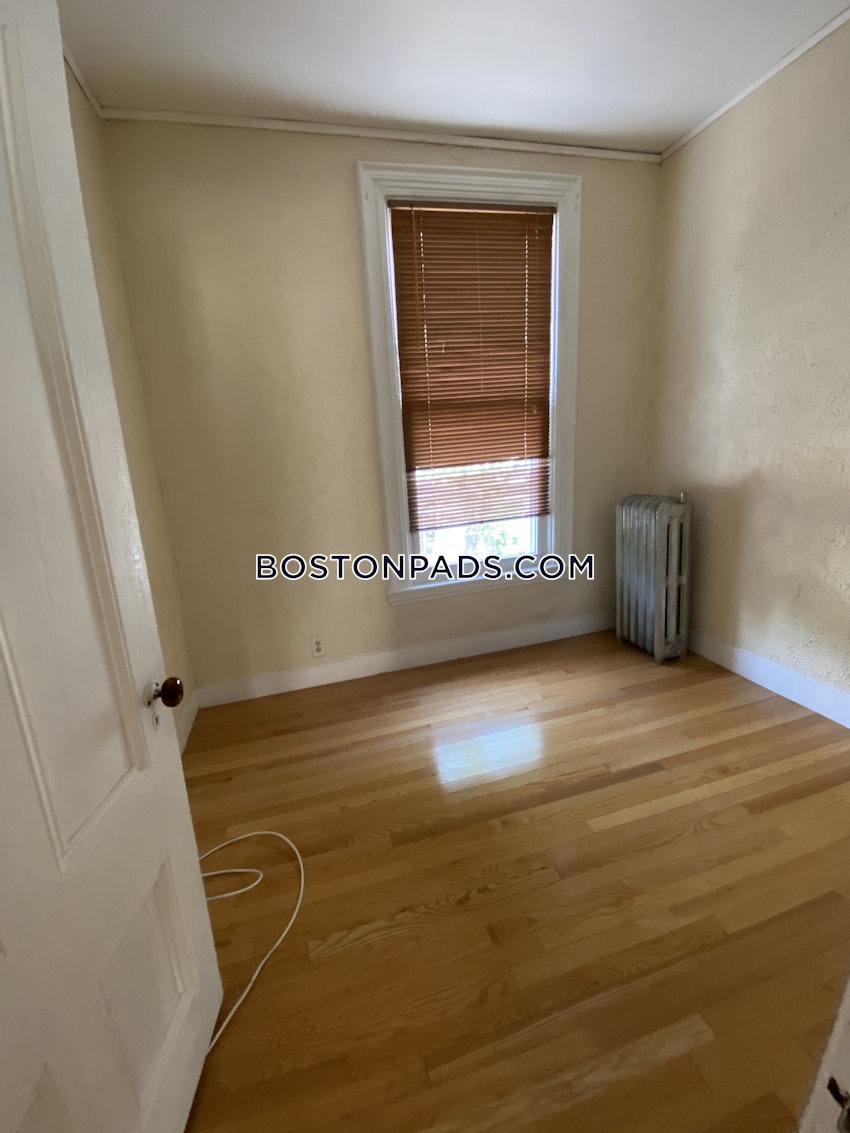 BOSTON - BRIGHTON - OAK SQUARE - 3 Beds, 1 Bath - Image 2