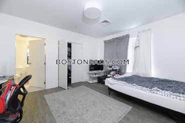 Boston - 2 Beds, 2 Baths