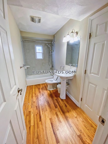 Boston - 5 Beds, 2 Baths