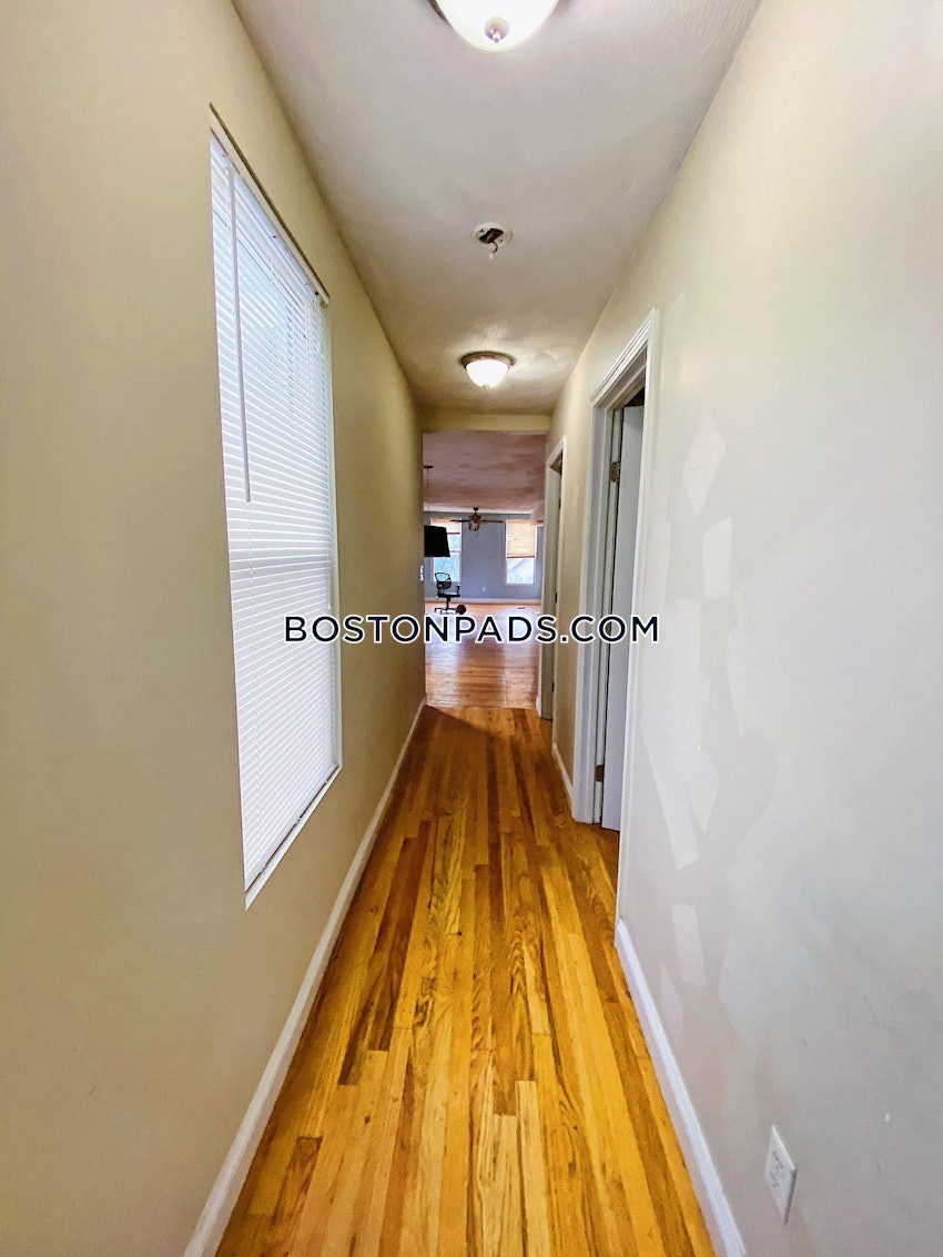 BOSTON - FORT HILL - 5 Beds, 2 Baths - Image 11