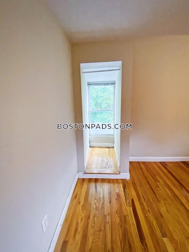 Boston - 5 Beds, 2 Baths