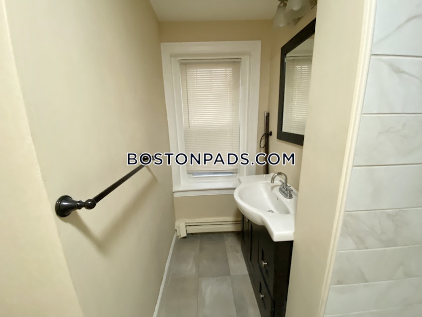BOSTON - FORT HILL - 2 Beds, 1 Bath - Image 15