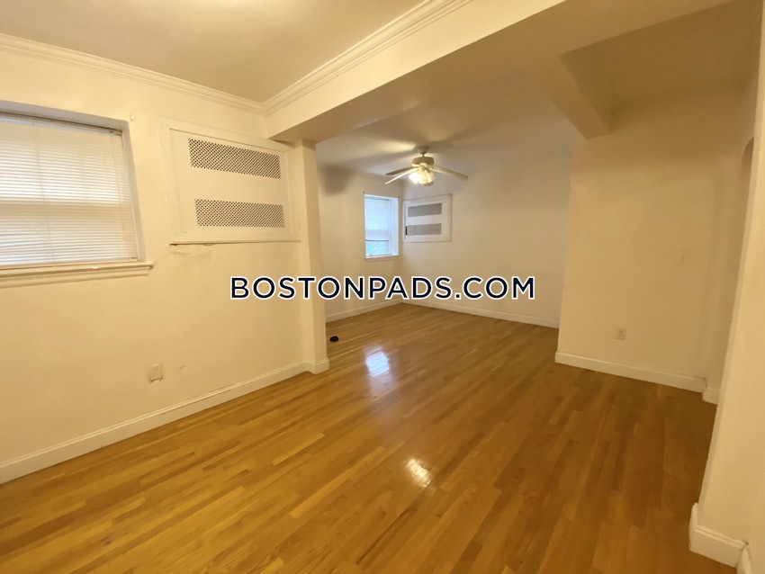 BROOKLINE- WASHINGTON SQUARE - 1 Bed, 1 Bath - Image 5