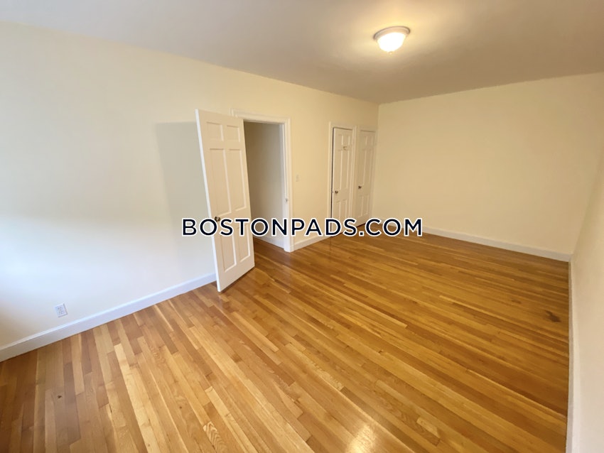 BROOKLINE- WASHINGTON SQUARE - 2 Beds, 1 Bath - Image 10