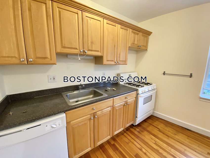 BROOKLINE- WASHINGTON SQUARE - 2 Beds, 1 Bath - Image 2