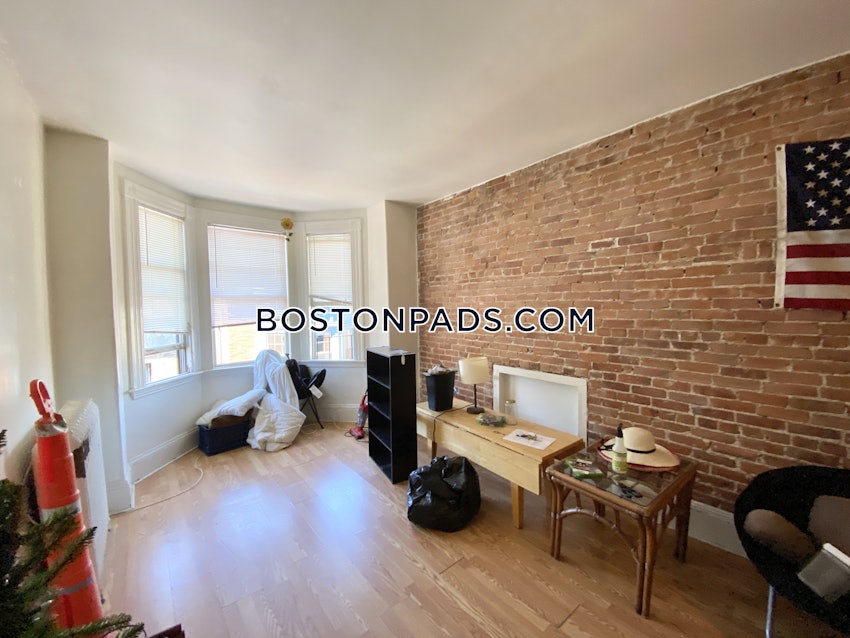 BOSTON - BEACON HILL - 3 Beds, 1 Bath - Image 1