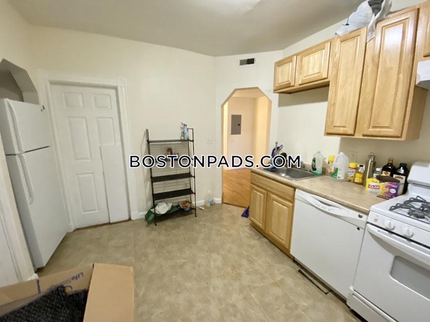 BOSTON - LOWER ALLSTON - 3 Beds, 1 Bath - Image 3