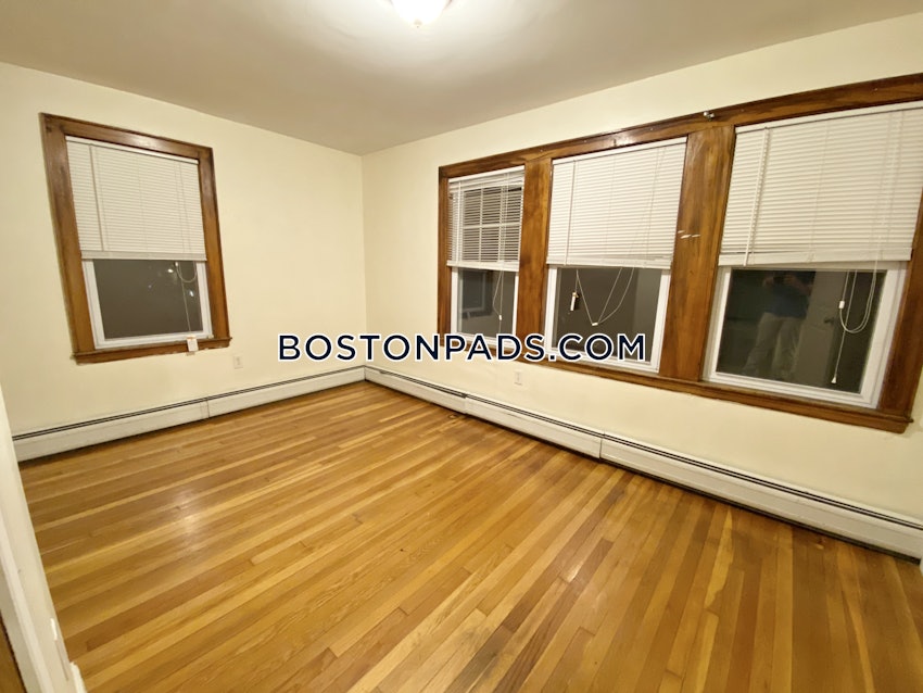 BOSTON - MISSION HILL - 5 Beds, 2 Baths - Image 2