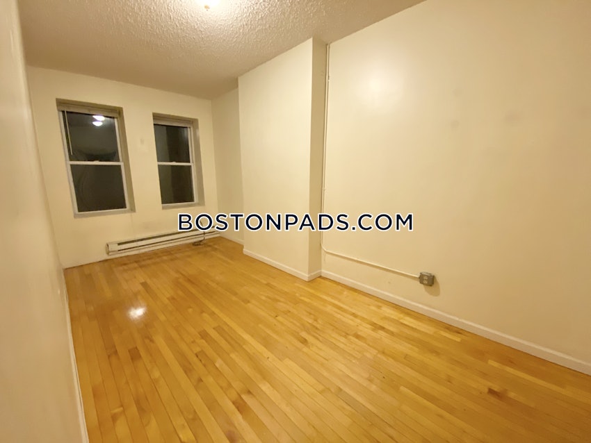 BOSTON - NORTHEASTERN/SYMPHONY - 4 Beds, 1 Bath - Image 11