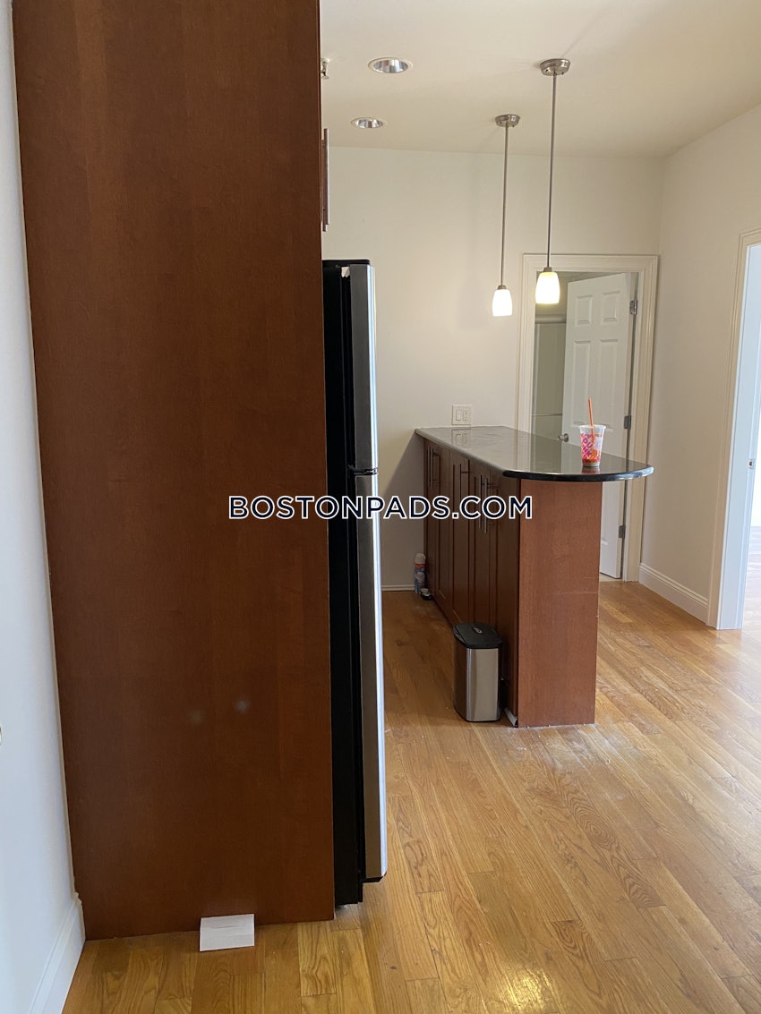 BOSTON - FENWAY/KENMORE - 1 Bed, 1 Bath - Image 11