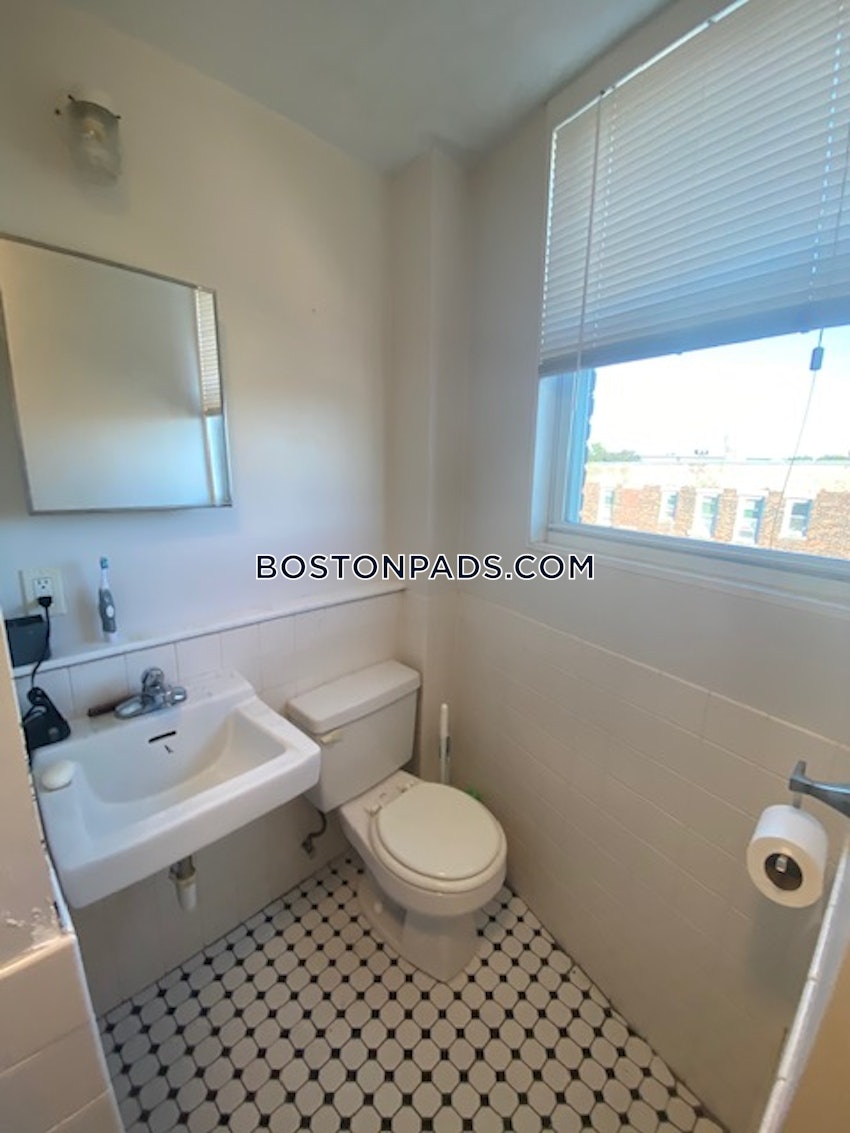 SALEM - 1 Bed, 1 Bath - Image 11