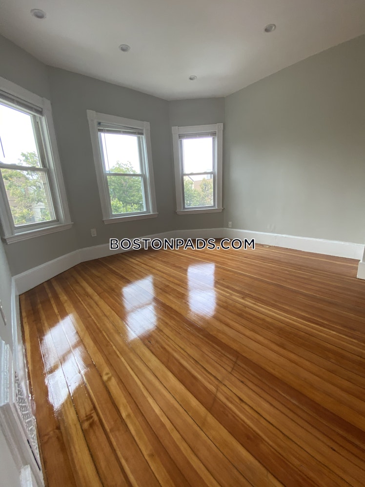 Hyde Park Ave., Boston