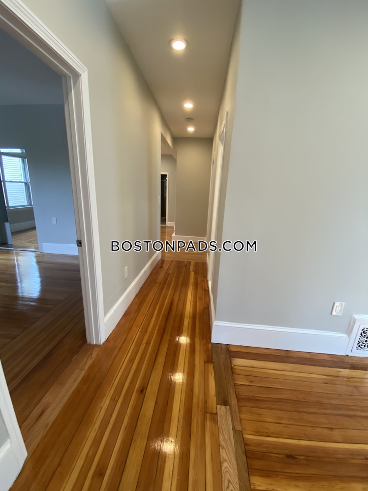 Hyde Park Ave., Boston