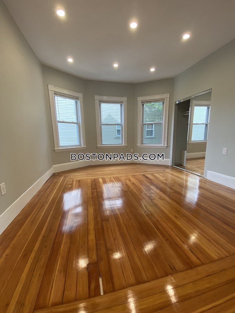 Hyde Park Ave., Boston