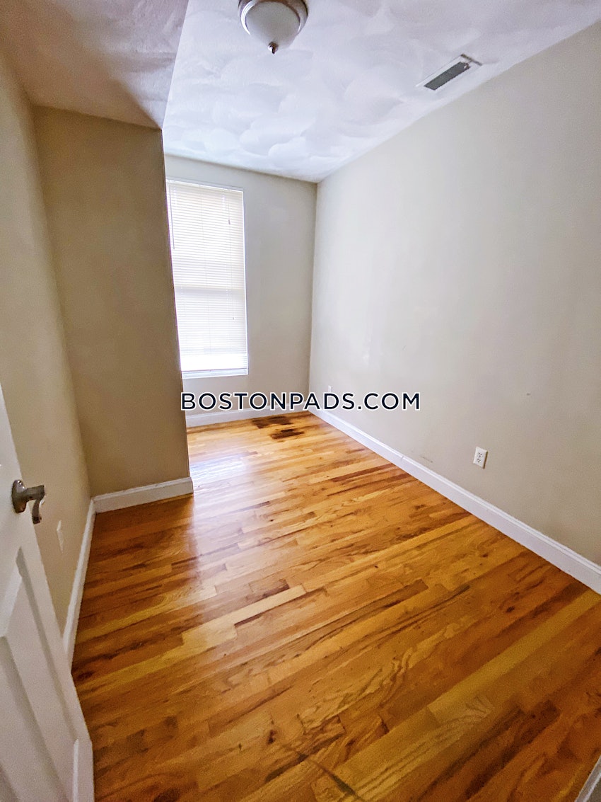 BOSTON - FORT HILL - 5 Beds, 2 Baths - Image 25