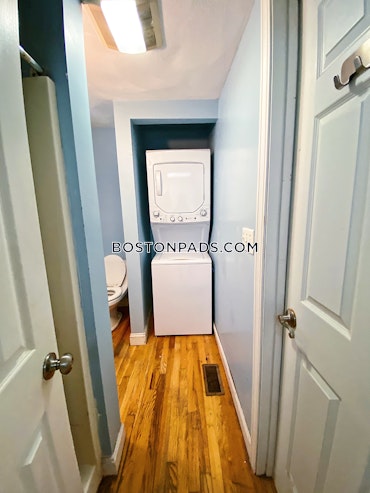 Boston - 5 Beds, 2 Baths