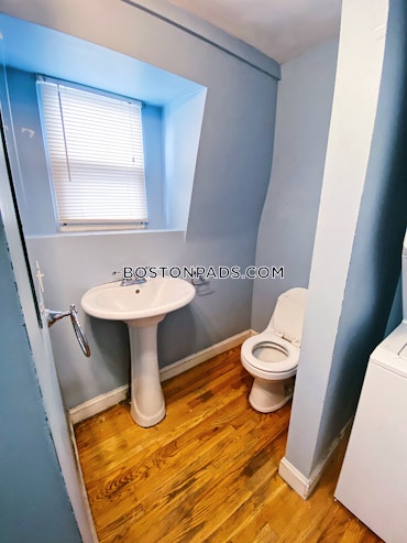 Boston - 5 Beds, 2 Baths