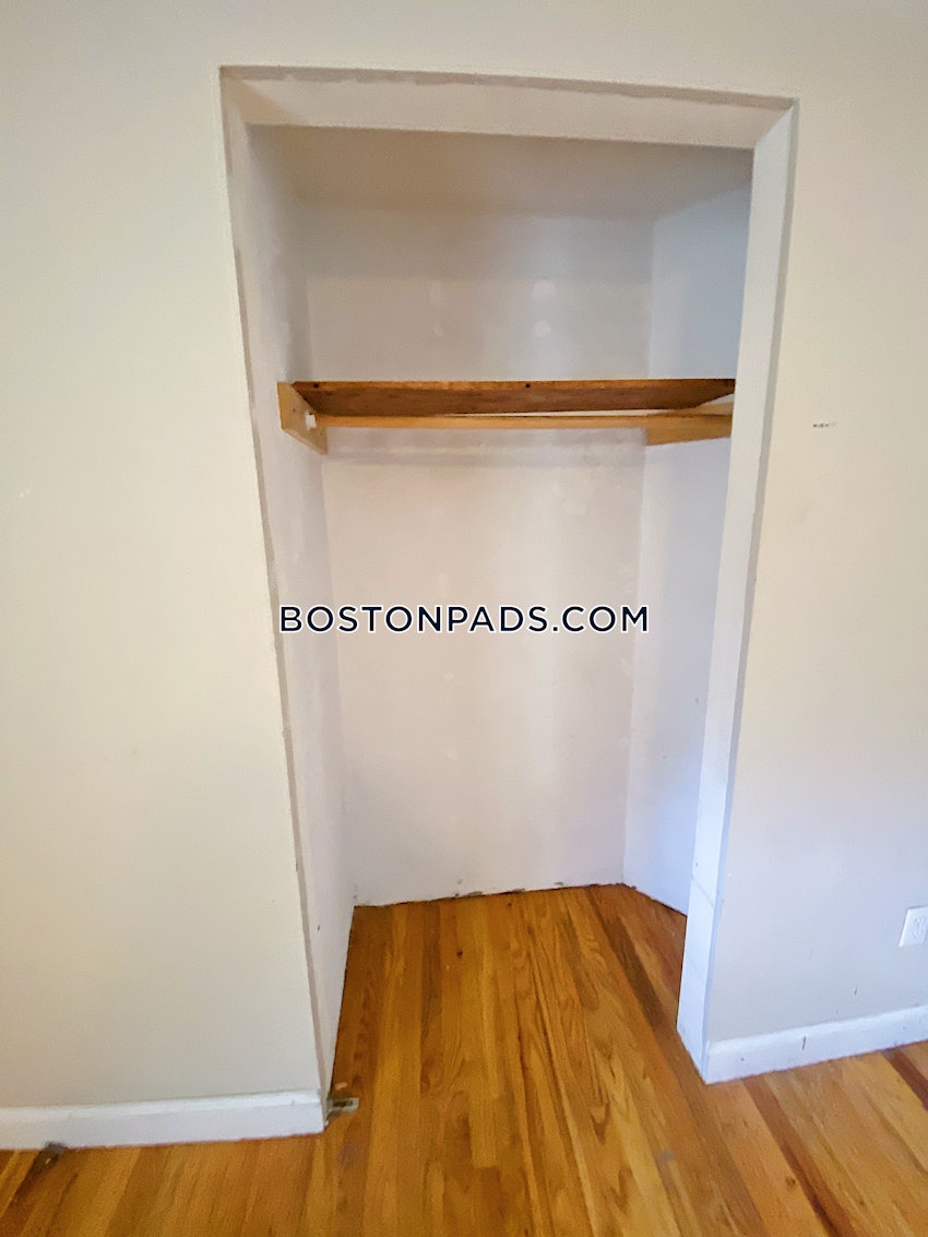 BOSTON - FORT HILL - 5 Beds, 2 Baths - Image 32