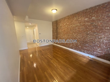 Boston - 2 Beds, 2 Baths